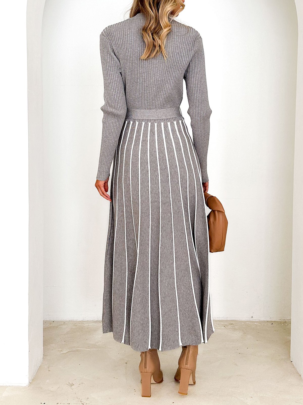 Color Block Regular Fit  Elegant Sweater Dress With Belt