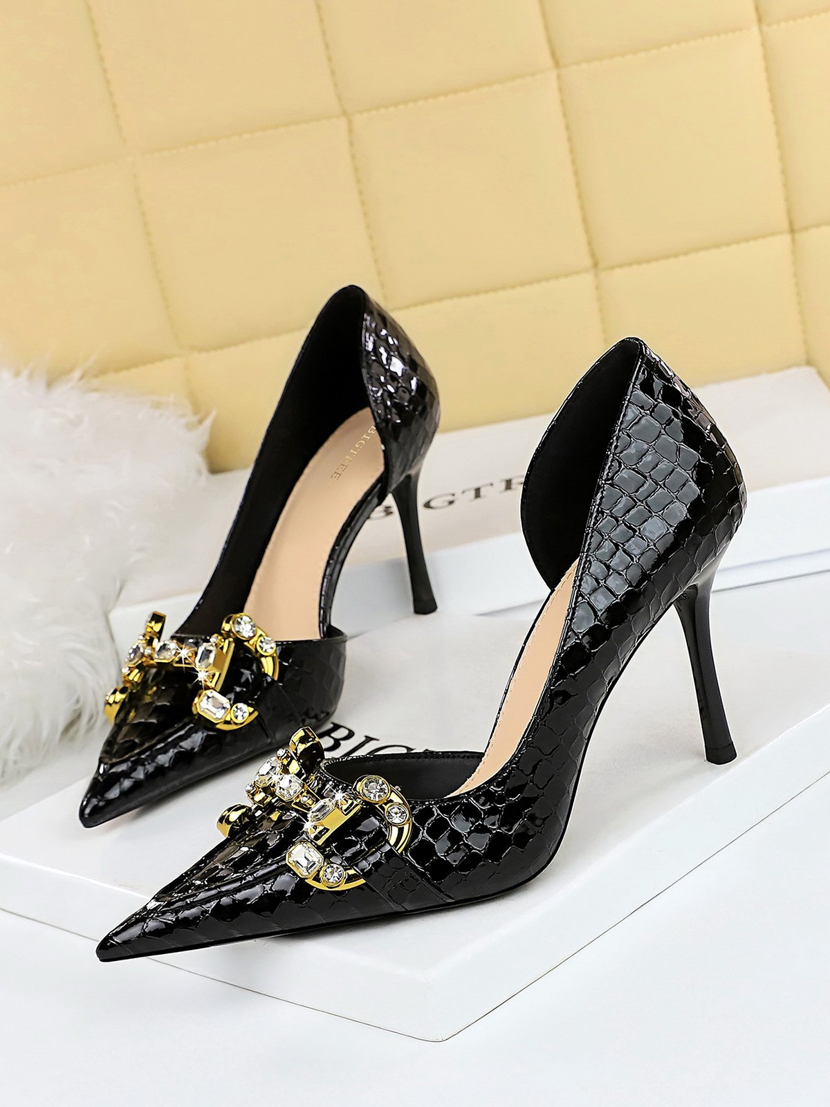 Rhinestone Metal Decor Embossed Side Cut Stiletto Heel  Pumps